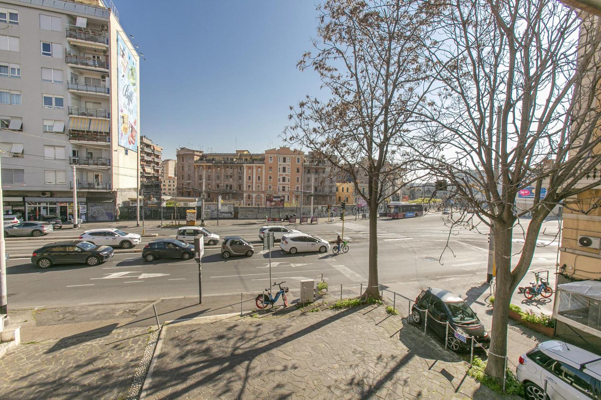 Bb Trastevere Station - Room3 Рим Экстерьер фото