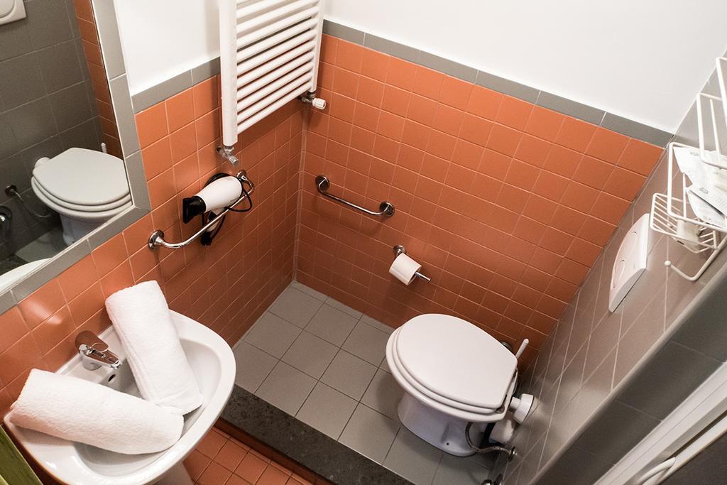 Bb Trastevere Station - Room3 Рим Экстерьер фото