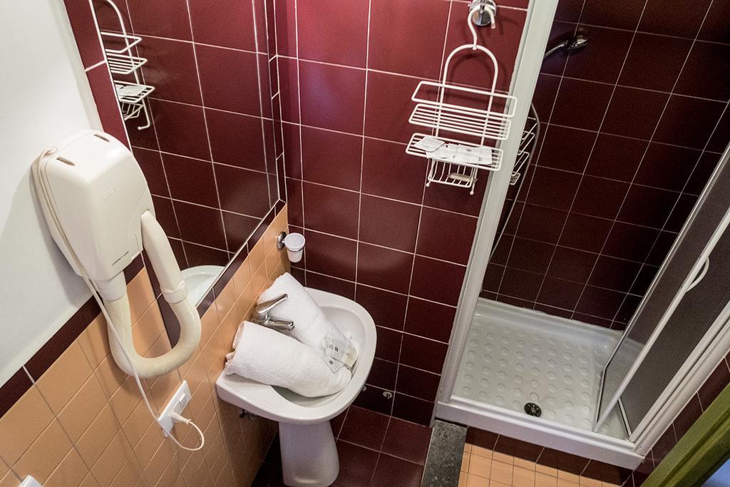 Bb Trastevere Station - Room3 Рим Экстерьер фото