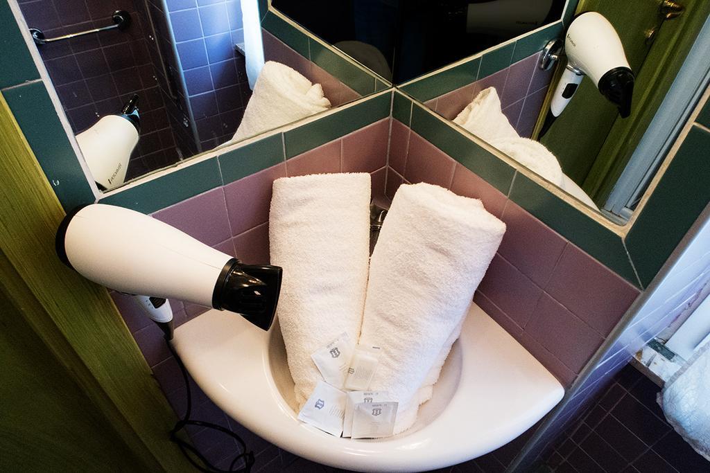 Bb Trastevere Station - Room3 Рим Экстерьер фото